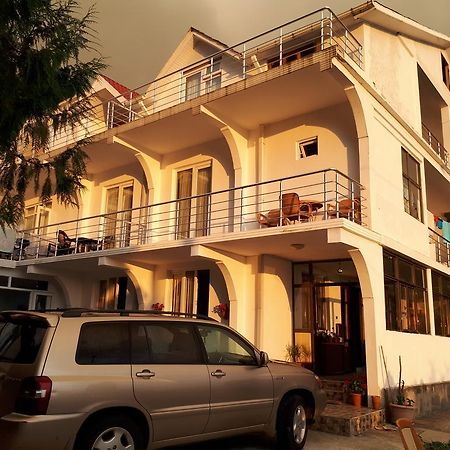 Rezo'S House Hotel Квариати Екстериор снимка