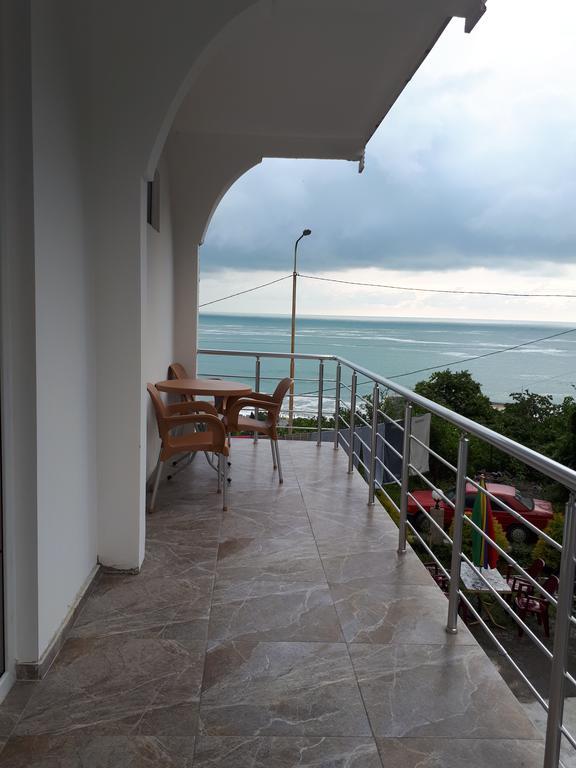 Rezo'S House Hotel Квариати Екстериор снимка