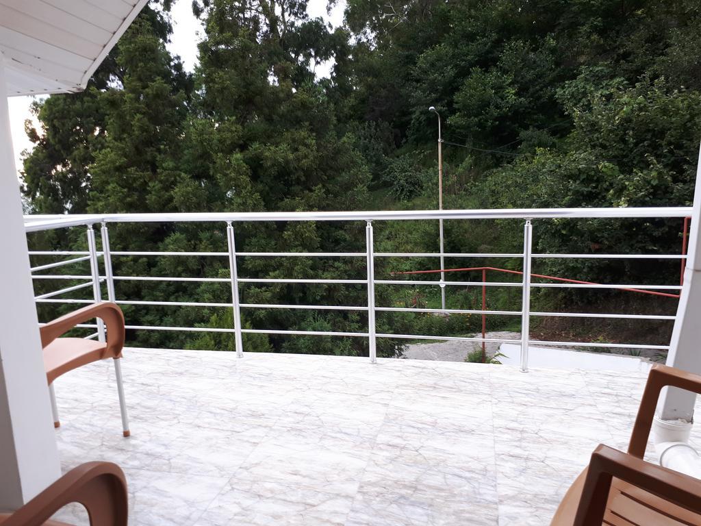 Rezo'S House Hotel Квариати Екстериор снимка