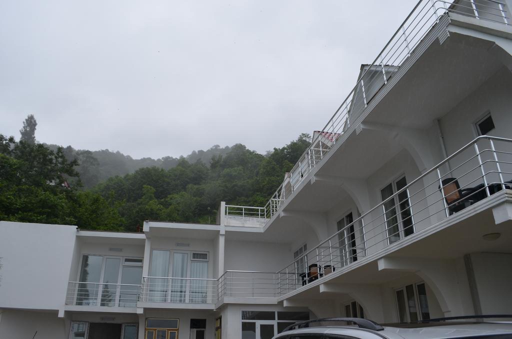 Rezo'S House Hotel Квариати Екстериор снимка