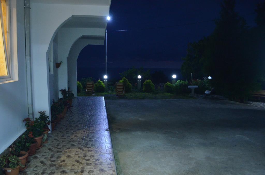 Rezo'S House Hotel Квариати Екстериор снимка