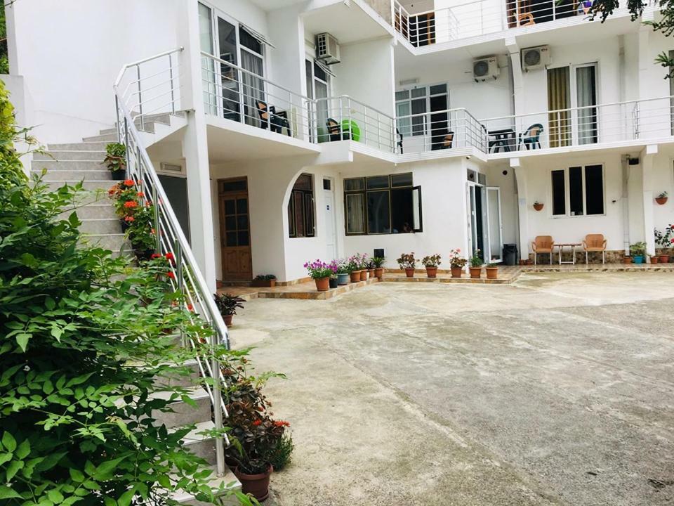 Rezo'S House Hotel Квариати Екстериор снимка