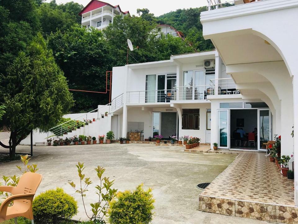 Rezo'S House Hotel Квариати Екстериор снимка